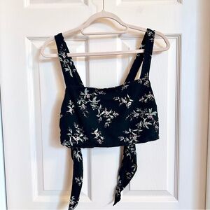 Black floral American Eagle crop top